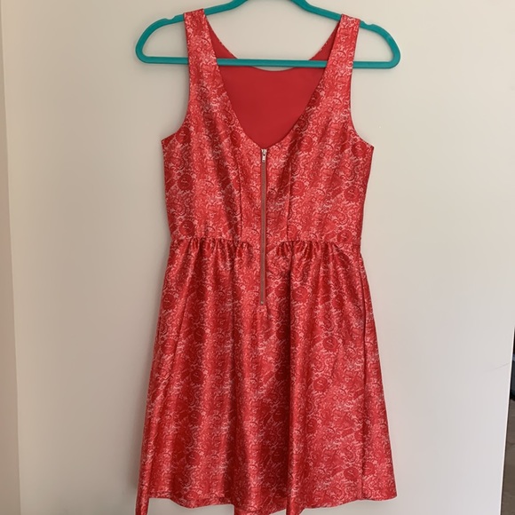 Limited Sleeveless Fit & Flare Floral Satin Print Dress with zipper and pockets. - Picture 3 of 9